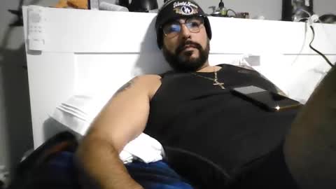 Snapshot of talllatino310 chatting on 11.26.25 talllatino310 online show from 11.26.25