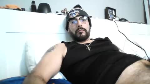 Snapshot of talllatino310 chatting on 11.29.25 talllatino310 online show from 11.29.25