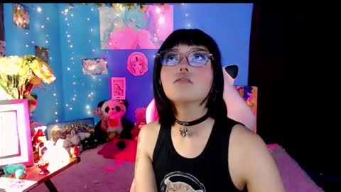 Alejandra Independent model online show from 12.19.25