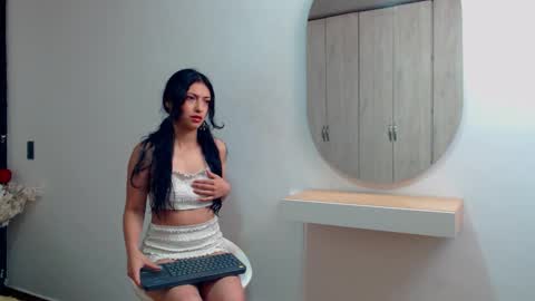 Hi im sara online show from 03.28.26