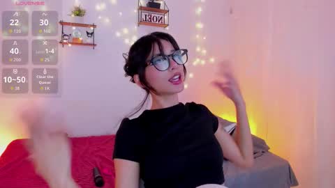 Snapshot of tamara_aluna_ chatting on 12.16.25 Tamy online show from 12.16.25