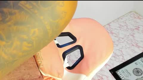 tamara_lubez online show from 11.19.25