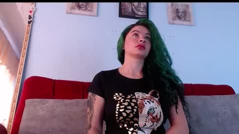 Snapshot of tamara_reyna chatting on 12.03.25 Tammy Modelo independiente YEAH online show from 12.03.25