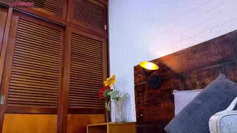    online show from 12.04.25