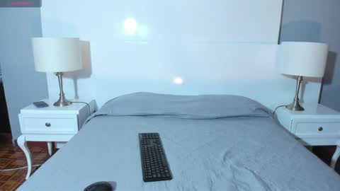 Snapshot of tamaraakins chatting on 11.10.25 Tamy online show from 11.10.25