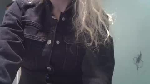 Snapshot of tamesbury chatting on 02.14.26 tamesbury online show from 02.14.26