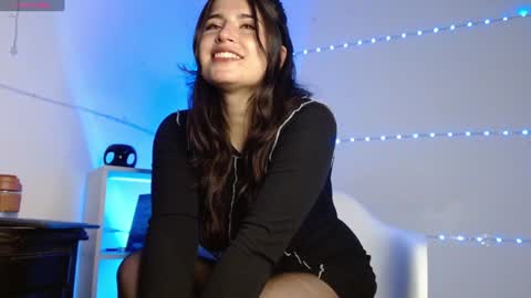 Snapshot of tami_ramirez__ chatting on 12.21.24 Tami online show from 12.21.24