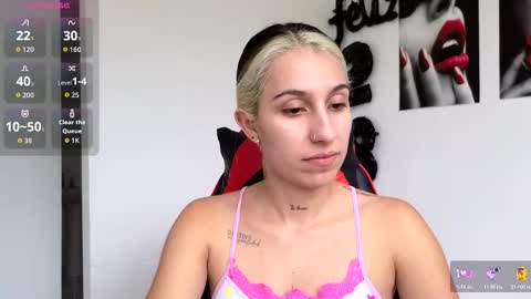 Snapshot of tammyandrade_ chatting on 10.24.25 tammy online show from 10.24.25