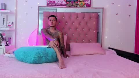 Snapshot of tamy_ian chatting on 01.16.25 Tamy ian online show from 01.16.25