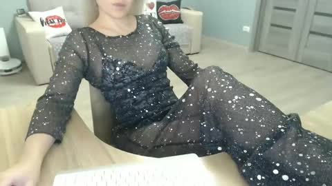 Snapshot of tangiblen chatting on 12.06.24 tangiblen online show from 12.06.24