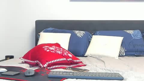 Snapshot of taniaforbs chatting on 12.03.24 taniaforbs online show from 12.03.24