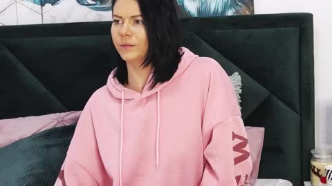 Snapshot of taniyagrey chatting on 01.09.25 tanyaGrey online show from 01.09.25