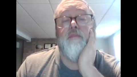 Snapshot of tank106 chatting on 03.22.26 tank106 online show from 03.22.26