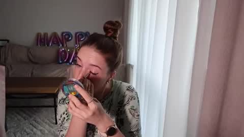 Snapshot of tanywish chatting on 11.13.25 Tanya Chudo online show from 11.13.25