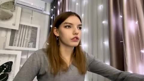 Snapshot of tarahmelaun chatting on 02.26.26 Mia online show from 02.26.26