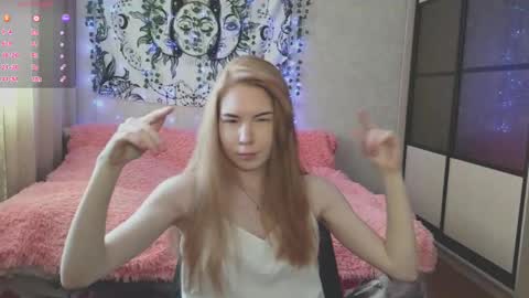 Snapshot of tarantino_girl chatting on 11.15.25 Vetta online show from 11.15.25