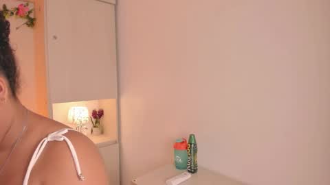  T A R A  online show from 10.12.25