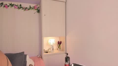  T A R A  online show from 11.15.25