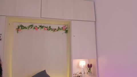  T A R A  online show from 11.26.25