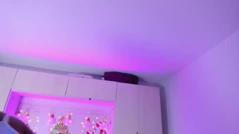  T A R A  online show from 12.17.25