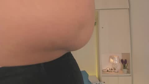  T A R A  online show from 02.25.26