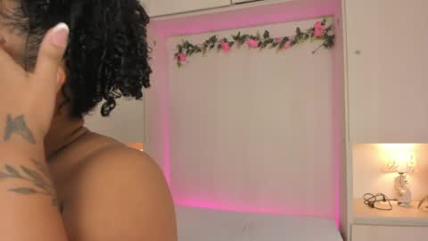  T A R A  online show from 04.02.26