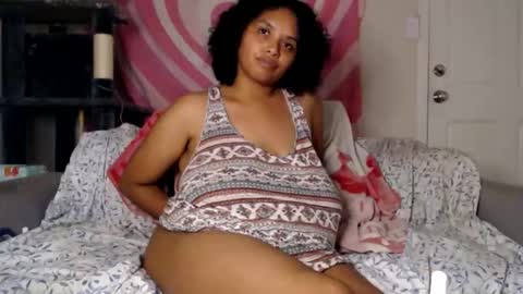 Snapshot of tasteekitty chatting on 11.11.25 Tastee Kitty online show from 11.11.25