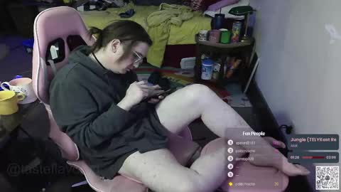 Snapshot of tasteflavored_femboy chatting on 02.24.25 Taste online show from 02.24.25