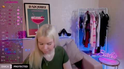 Snapshot of tasty__booty chatting on 11.19.25 Ann online show from 11.19.25