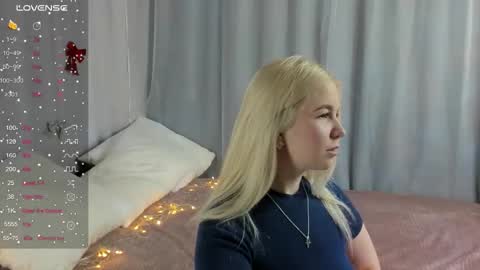 Snapshot of tasty__booty chatting on 12.17.25 Ann online show from 12.17.25