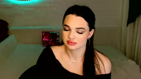 Snapshot of tasty_babyy chatting on 02.14.25 tasty_babyy online show from 02.14.25