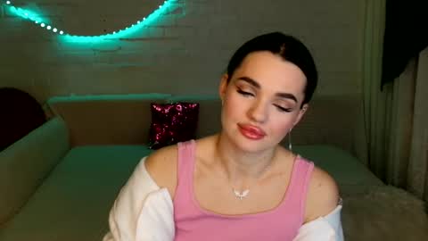 Snapshot of tasty_babyy chatting on 12.17.25 tasty_babyy online show from 12.17.25