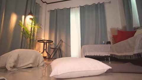 RHEA  pronanciation like Reya   online show from 09.12.25