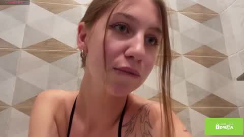 Snapshot of tastyvinni chatting on 07.04.26 Veni online show from 07.04.26