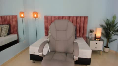 Tati Saldarriaga online show from 02.05.26