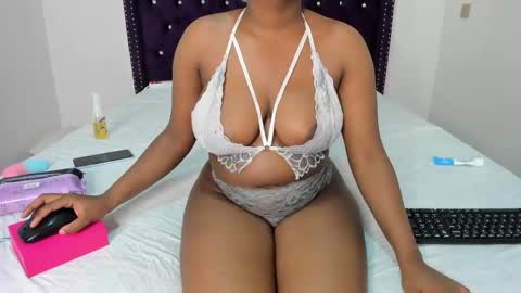 Snapshot of tatiana_storm chatting on 10.27.25 tatiana_storm online show from 10.27.25