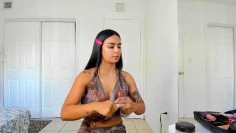 Tatiana   STREAM AT 200 pm   online show from 11.24.25