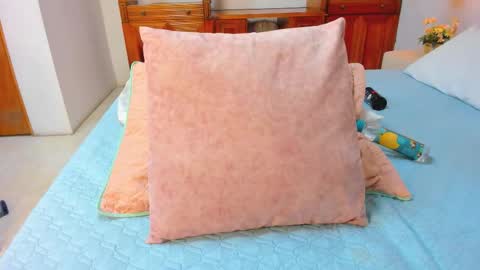 Snapshot of tatihornyy chatting on 10.25.25 TATI online show from 10.25.25