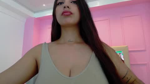 Snapshot of tatilarson chatting on 03.03.25 TATI online show from 03.03.25