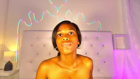 Snapshot of tatixxxvega chatting on 09.11.25 tatix online show from 09.11.25