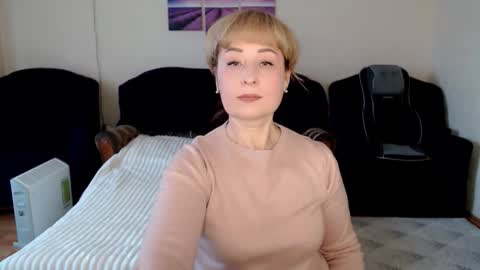 Snapshot of tattease chatting on 11.03.25 Tattease online show from 11.03.25