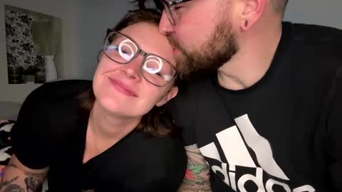 MrMrs online show from 01.04.25