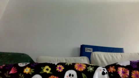 MrMrs online show from 02.14.25