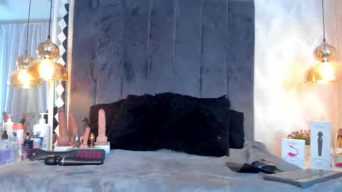 Snapshot of tattofoxx__ chatting on 11.02.25 Tatto Fox online show from 11.02.25