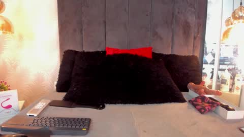 Snapshot of tattofoxx__ chatting on 12.05.25 Tatto Fox online show from 12.05.25