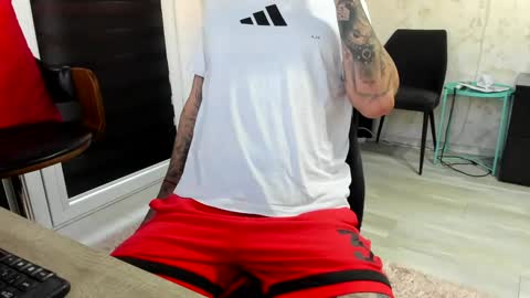 Snapshot of tattoo_couple77 chatting on 09.12.25 Nicole online show from 09.12.25