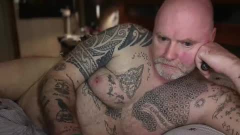 Snapshot of tattooeddilf01 chatting on 04.17.26 Tattooeddilf 01 online show from 04.17.26
