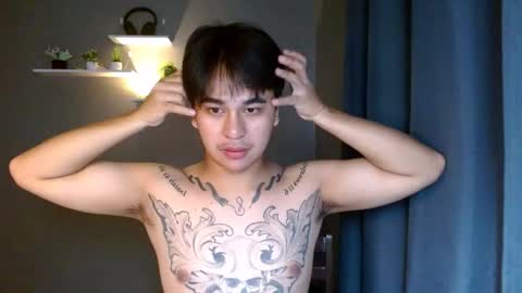 Snapshot of tattooguy1209 chatting on 11.24.25 zareen online show from 11.24.25