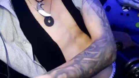 Snapshot of tattooman777 chatting on 10.17.25 Jean pool online show from 10.17.25