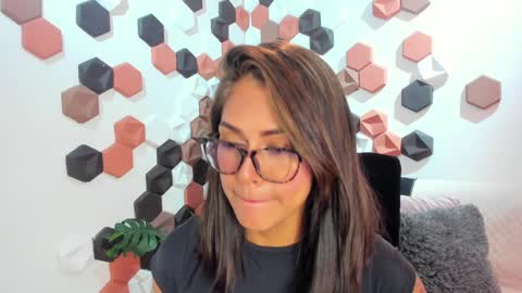 Snapshot of tattybunny chatting on 12.29.24 Tatty online show from 12.29.24